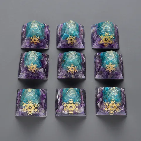 Natural Amethyst Crystal Resin Pyramid Orgone Energy Generator Home Decor Table Ornament Meditation Energy Amplifier Ornament