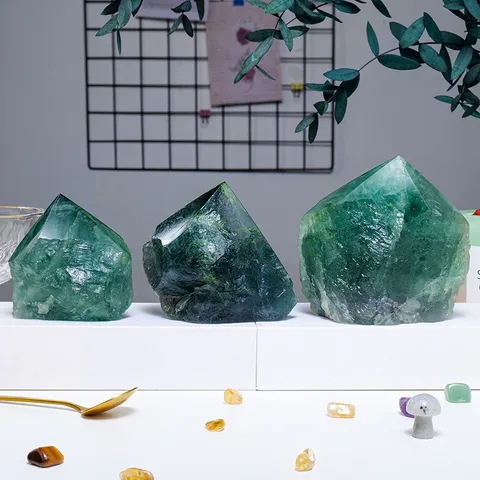 Baguette de Cristal de Fluorite Arc-en-Ciel Naturelle à Pointe Unique Colonne Hexagonale Tour Spécimen de Quartz Minéral Poli à la Main Ornement de Bureau Décoration Maison