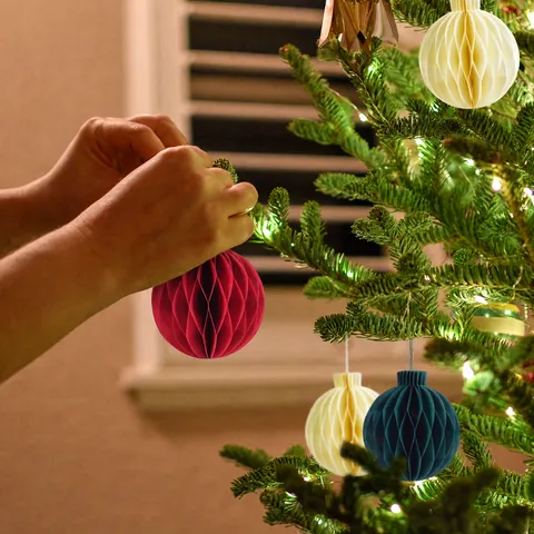 Christmas Tree Hanging Honeycomb Ball Paper Bulb Pendant Festive Party Decor Red Green Beige Home Decoration Props