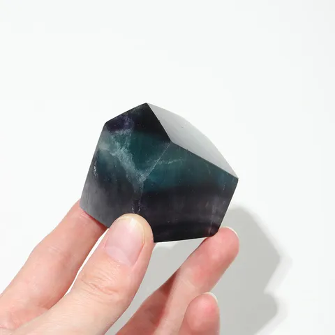 Natürliche Regenbogen-Fluorit Geometrische Geschnittene Rohsteine Polierter Heilkristall Edelstein Für Zuhause Büro Schreibtisch Aquarium Dekor