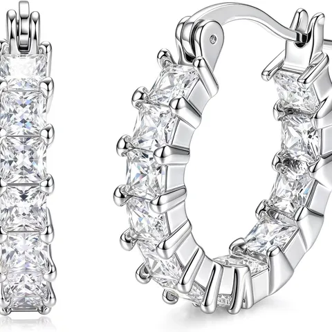 Boucles d'Oreilles Créoles en Forme de C en Cuivre Plaqué Or 14K avec Strass Boucles d'Oreilles Clous Géométriques Pavées Style Ins pour Femmes Bijoux de Fête