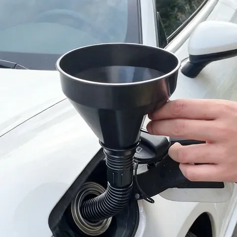 Embudo de Repostaje de Coche Retráctil de Gran Calibre Embudo de Aceite de Coche de Plástico con Filtro Diseño Manos Libres
