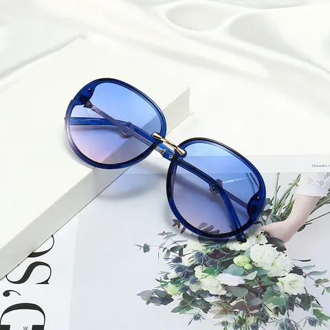 Gafas de Sol Ovaladas de Moda para Mujer Lentes Degradadas Montura Completa Patillas de Metal Gafas de Sol para Exteriores