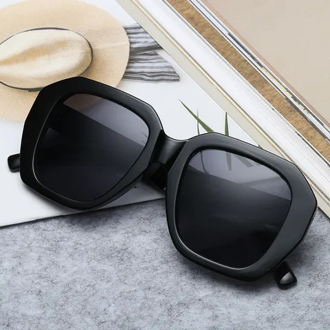 Übergroße Eckige Sonnenbrille Für Damen Herren Punk Unregelmäßig Geometrisch Polycarbonat Dicker Rahmen Nietenscharnier Sonnenschutz Outdoor UV400