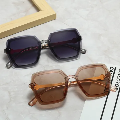 Trendige Übergroße Quadratische Sonnenbrille Damen Metallbügel Verlaufsgläser Outdoor Reise UV400 Sonnenschutz Brille