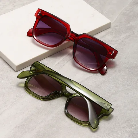 Mode Quadratische Sonnenbrille PC Rahmen AC Gläser Metallscharnier Retro Punk Nieten Brille UV400 Schutz Brillen Unisex