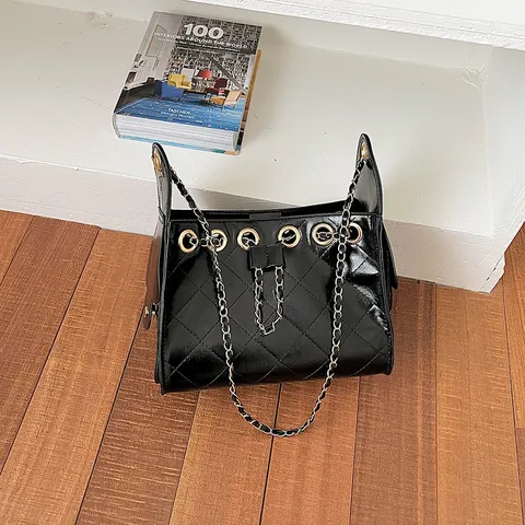 Women's Quilted Chain Bucket Bag Niche Drawstring Design PU Leather Shoulder Underarm Bag For Commuting Daily Fashion Handbag