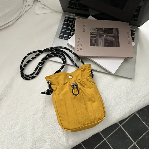 Mini Sac Bandoulière Japonais en Nylon pour Femmes Sac Carré Pliable Léger pour Téléphone avec Cordon de Serrage