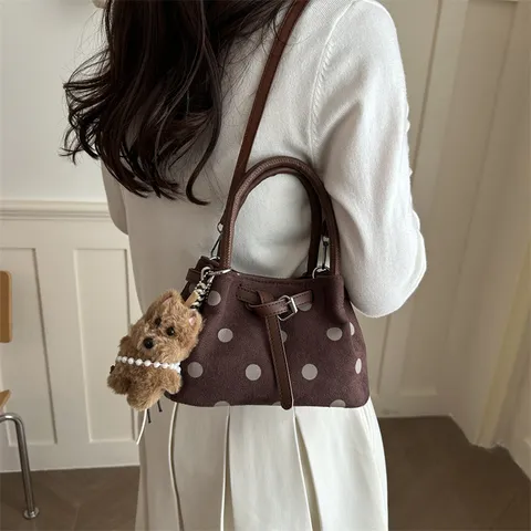 Borsa a Mano a Pois Stile Coreano Borsa a Tracolla Vintage da Donna Borsa a Secchiello in Tessuto alla Moda Con Ciondolo Peluche