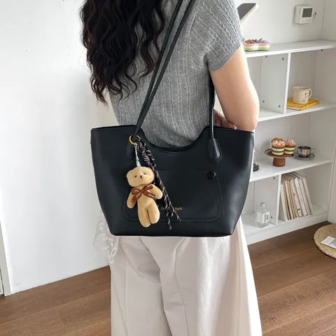 Women Retro Large Capacity Tote Bag PU Leather Commuter Shoulder Bag Double Strap Shopping Bag With Bear Pendant