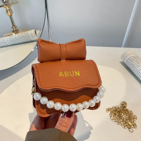 Lindo Bolso Cruzado de Cuero PU para Niñas Con Lazo Asa de Perlas Artificiales Cadena de Metal Monedero Cuadrado Pequeño Princesa