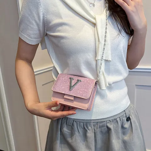 Sac à Bandoulière en Cuir PU Tendance pour Femmes avec Chaîne Paillettes Surpiqûres Fermoir Magnétique Petit Sac Carré Casual Fête