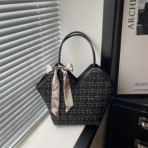 Dames Tweed Tote Bag Met V-Vormige PU-Lederen Afwerking Grote Capaciteit Schoudertas Met Decoratieve Satijnen Sjaal