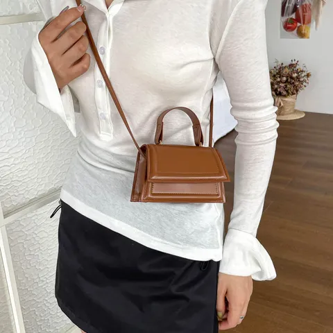 Koreanische Minimalistische PU Leder Mini Quadratische Tasche Für Frauen Trendige Naht Einzelschulter Crossbody Handtasche Casual Pendeln Flap Bag