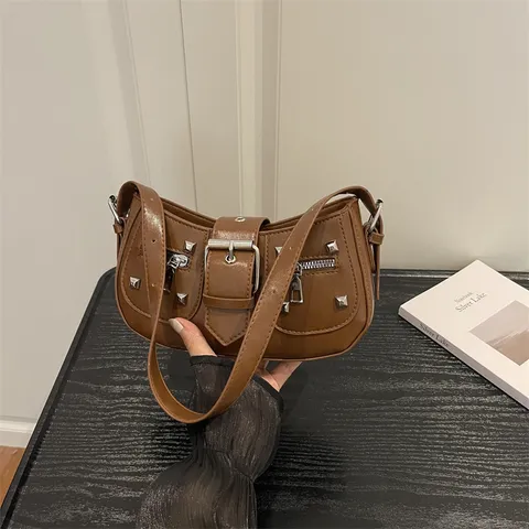 Sac sous le Bras en Cuir PU de Style Français Sac à Épaule Vintage avec Rivets Sac à Main Croissant Classique Couleur Unie pour Femmes