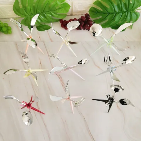Ensemble de Couverts Jetables en Plastique Plaqué Argent Couteau Fourchette Cuillère avec Mouchoir Pique-nique Fête Vaisselle