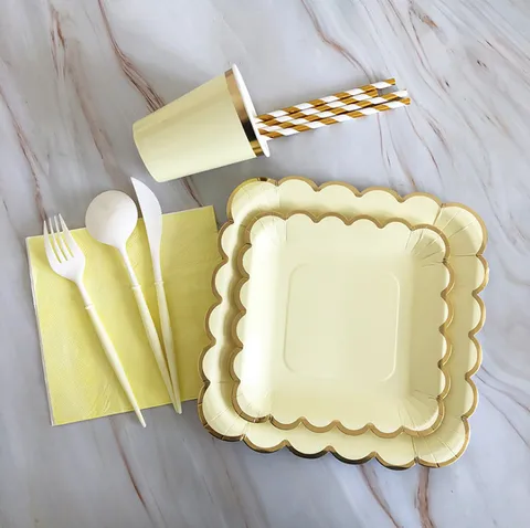 Jaune Estampé à Chaud Vaisselle Jetable en Papier Assiettes Tasses Serviettes Couverts Fête d'Anniversaire Enfants Décoration