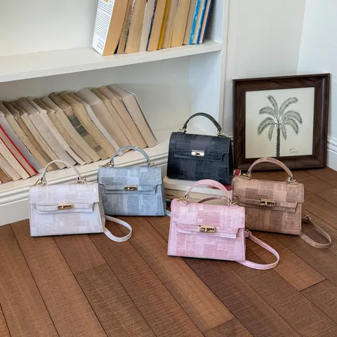 Élégant Sac à Main pour Femmes en Cuir PU Rétro Poignée Supérieure Sac Bandoulière Casual Classique Serrure Métallique Couleur Unie Sac Épaule