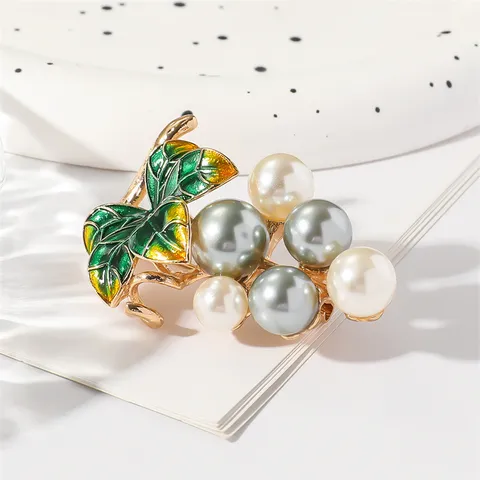 Vintage Pastoral Style Grape Brooch For Women Zinc Alloy Artificial Pearl Enamel Rhinestone Fruit Brooch Pin Fashion Jewelry Accessory