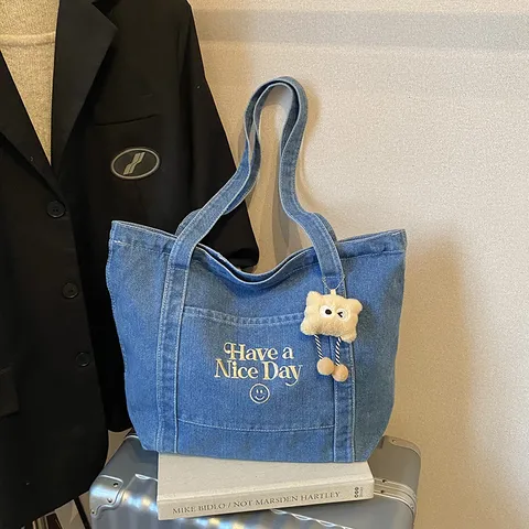 Vintage Denim Tote Bag για Γυναίκες Casual Μεγάλης Χωρητικότητας Τσάντα Ώμου Canvas Χειρός με Κέντημα Γραμμάτων και Χαριτωμένο Κρεμαστό Αρκουδάκι