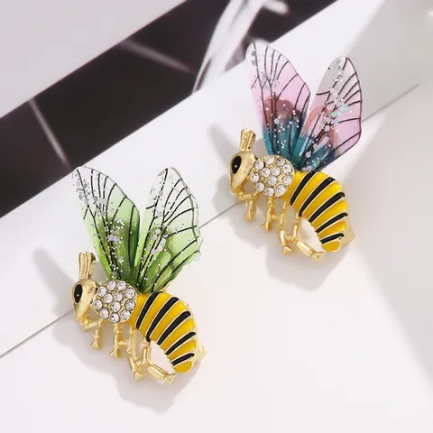 Mode Pendeln Legierung Strass Biene Brosche Halbtransparent Acryl Flügel Insekt Brosche Pin Dekorativ Kostüm Zubehör Für Anzug Mantel Damen Geschenk