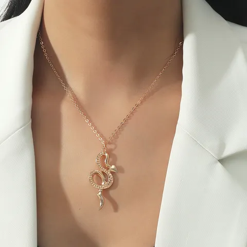 Vintage Legering Strass Slang Hanger Halsketting Euro-Amerikaanse Dierenriem Slang Watergolf Ketting Dier Goud Metaal Choker Halsketting Voor Feest Cadeau Unisex Sieraden