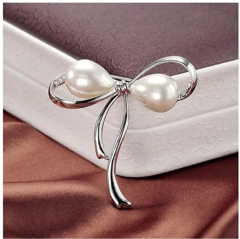 Koreanischer Stil Hohl Schleife Brosche Damen Elegant Legierung Künstliche Perle Strass Nadel für Jacke Schal Schmuck Zubehör