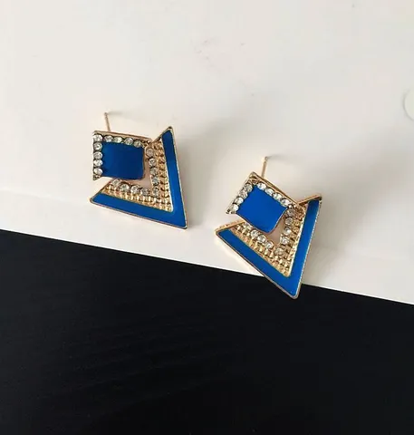 Minimalistische Geometrische Driehoek Strass Oorknopjes Voor Vrouwen Koreaanse Mode Legering Sieraden Voor Dagelijks Feest Kleding Accessoires