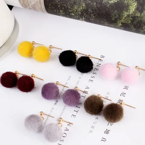 Koreaanse Minimalistische Herfst Winter Bontbal Oorknopjes Voor Vrouwen Schattige Pluizige Ronde Kraal Legering Oorbellen Sieraden Cadeau
