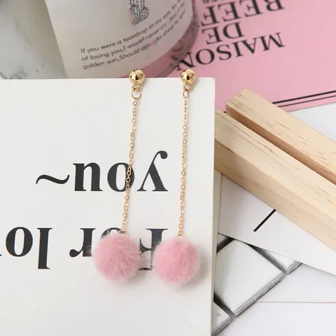 Koreaanse Stijl Lange Pluche Bontbal Hangoorbellen Voor Vrouwen Gouden Ketting Legering Kunstbont Hangoorbellen Mode Sieraden Cadeau