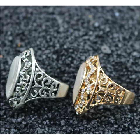 Vintage Legering Opengewerkte Tak Open Ring Voor Dames Euro-Amerikaanse Mode Strass Opaal Ingelegde Vergulde Statement Ring Sieraden
