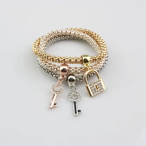 Moda Pulsera Elástica Multicapa Set Strass Cerradura Llave Colgante Tricolor Resina Cadena de Cuentas Pulsera de Dijes para Mujeres Niñas Joyería Regalo