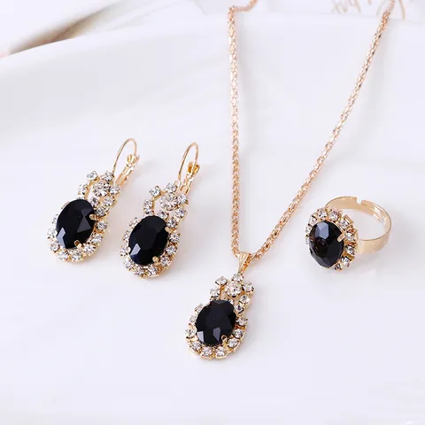 Elegant Legering Ovaal Kristal Hanger Halskette Oorbellen Open Ring Drie Delen Klassiek Strass Sieradenset Voor Vrouwen Huwelijk