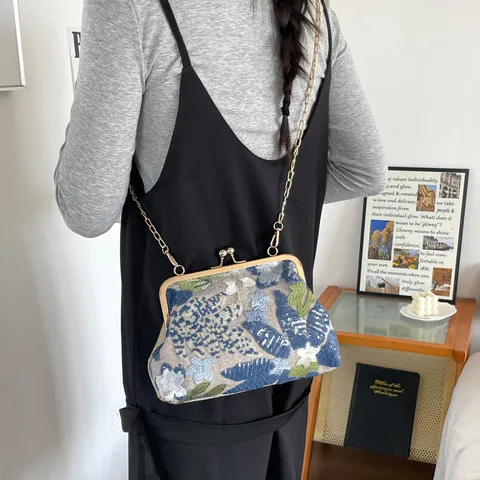Retro Floral Embroidered Crossbody Bag for Women Sequin Clasp Closure Chain Shoulder Bag Horizontal Square Evening Purse