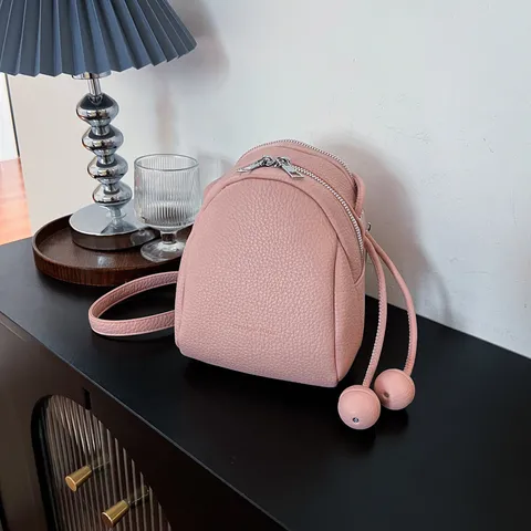 Borsa a Tracolla Casual in Pelle PU da Donna Tendenza Texture Litchi Mini Zaino Con Ciondolo Sfera Nappa Cerniera Borsa Quadrata Quotidiano