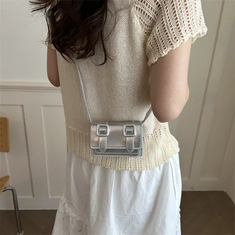 Minimalistische PU Leder Quadratische Umhängetasche Für Damen Elegante Doppel Schnalle Klappe Schultertasche Glänzende Handtasche
