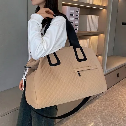 Large Capacity Quilted Nylon Travel Bag Women Water Resistant Rhombus Tote Bag For Gym Weekend Business Trip Shoulder Bag