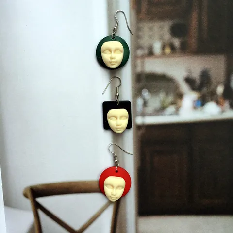 Handgemaakt Houten Gezicht Oorbellen Koreaanse Minimalistische Geometrische Hars Gesneden Abstract Menselijk Gezicht Oorbellen Voor Vrouwen