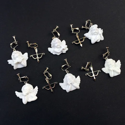 Pendientes Asimétricos Barroco Retro Ángel Cupido Arco y Flecha Yeso Resina Aleación Joyería Personalizada para Mujeres