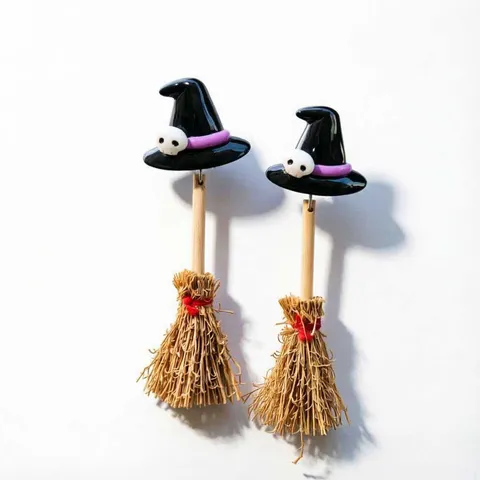 Pendientes Colgantes de Escoba de Bruja Halloween Divertidos Pendientes de Escoba Voladora para Mujer Joyería Creativa