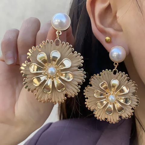 Boho Legierung Künstliche Perle Raffia Stroh Blume Hängende Ohrringe Für Damen Handgewebt Statement Urlaub Strand Schmuck