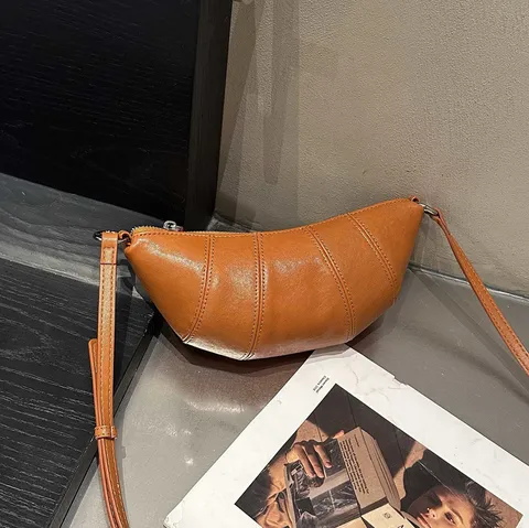 Bolso Bandolera de Cuero Verdadero para Mujer Bolso Dumpling de Commuter de Moda Bolso Croissant de Hombro Sólido