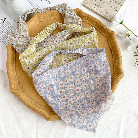 Foulard Triangolare con Stampa Floreale Carino Motivo Margherita Fascia Elastica per Capelli Accessorio in Tessuto per Donna