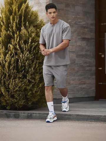 Men's Casual Sports Set Round Neck Short Sleeve T-Shirt And Solid Color Shorts Summer Breathable Top And Bottom For Men