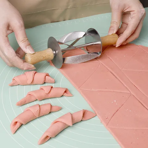 Stainless Steel Croissant Roller Cutter Wood Handle Pastry Bread Dough Cutting Tool Kitchen Baking Accessories