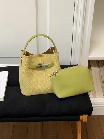 Bolso Cubo Pequeño para Mujer de Cuero PU Textura Tejida Bolso Bandolera Commuter Bolso Elegante con Cierre de Giro