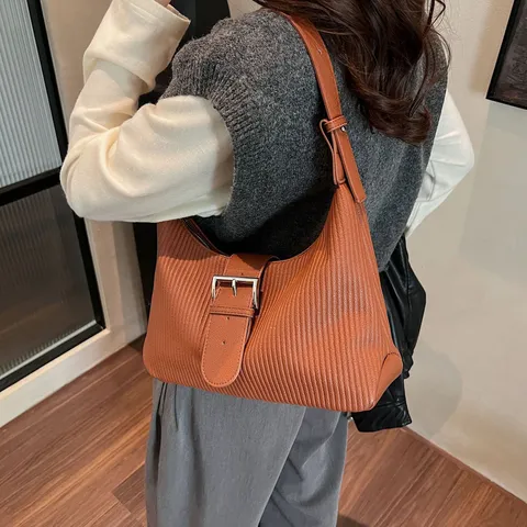 Bolso de Hombro de Cuero PU Vintage para Mujer Gran Capacidad Bolso Hobo Grabado Bolso Tote Casual para Viaje Diario Con Hebilla Metálica