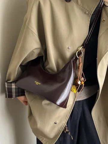 Bolso de Hombro Hobo de Cuero PU Vintage para Mujer Color Sólido Bajo el Brazo Con Colgante Cremallera Bolso Diario
