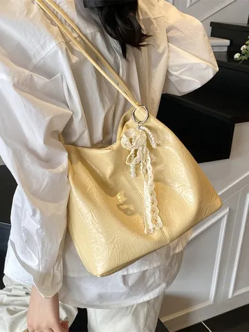 Bolso de Hombro Casual de Gran Capacidad de Cuero PU para Mujer Bolso Tote Plisado con Colgante de Encaje de Perlas