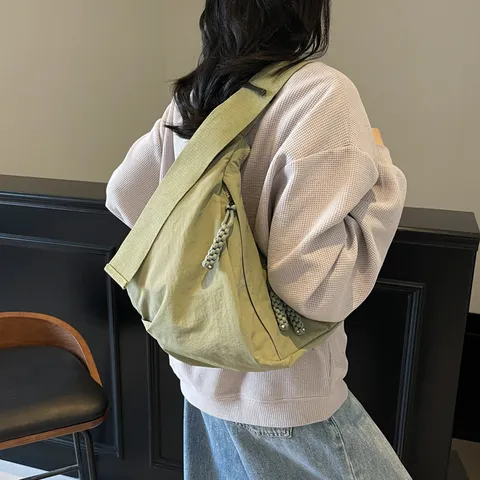 Bolso Dumpling de Gran Capacidad para Mujer Ligero Correa Ancha Bandolera Casual Bolso de Lona de Nylon para Commuter